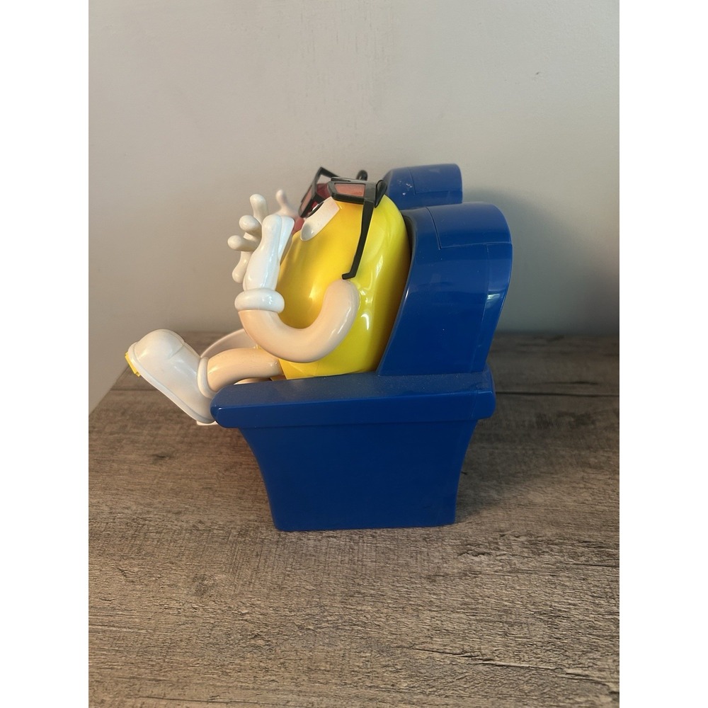 Red & Yellow M&Ms Toy Collectible Figurine Watching Scary 3-D Movie - Picture 2 of 7